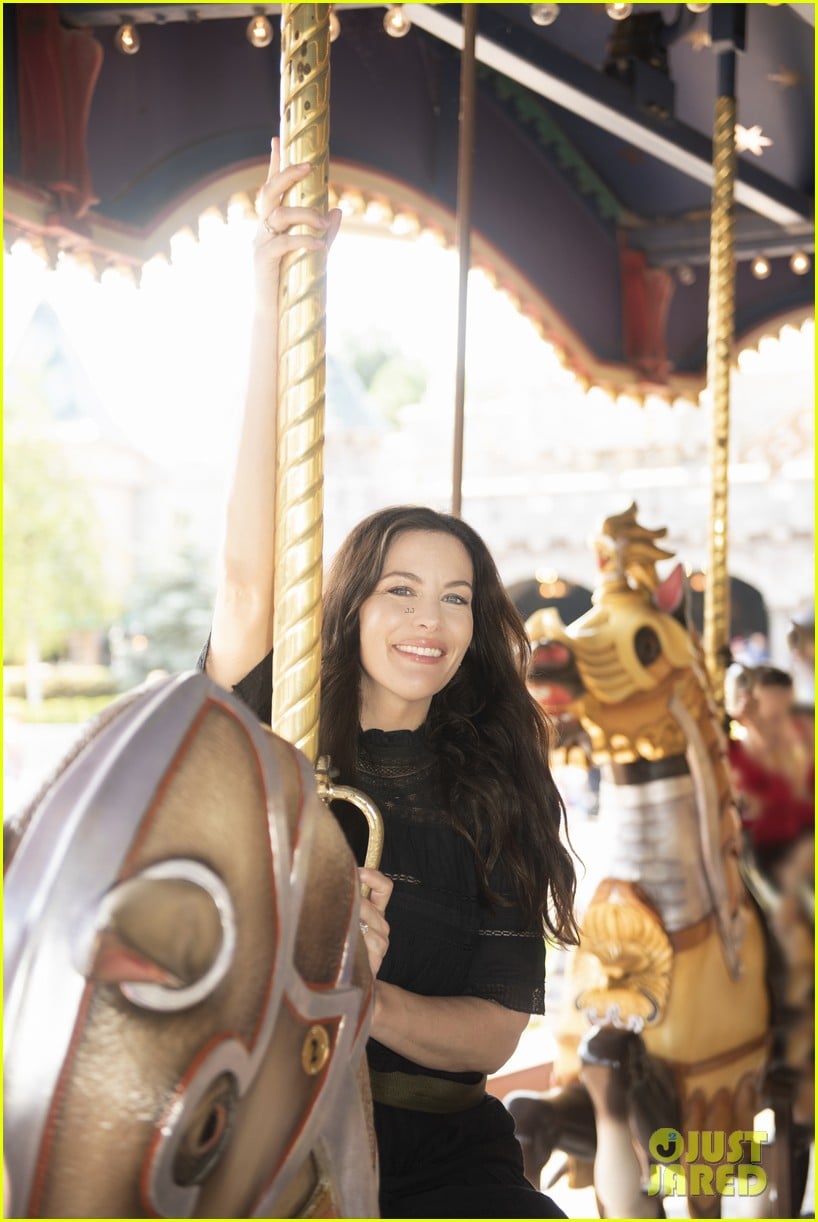 Steven Tyler & Daughter Liv Take a Trip to Disneyland Paris!: Photo