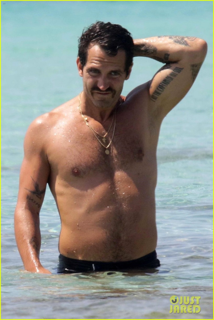 Robin Wright & New Husband Clement Giraudet Pack on the PDA During