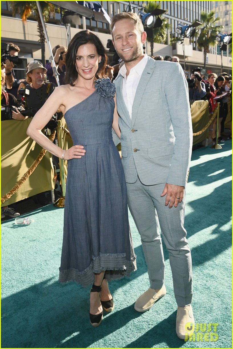 Photo: yara shahidi crazy rich asians premiere 08 | Photo 4126144