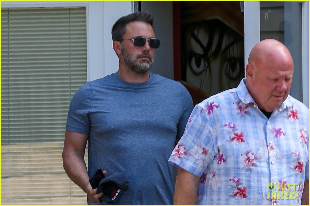 Ben Affleck Emerges From Rehab to Get a Haircut Photo 4142204 Ben