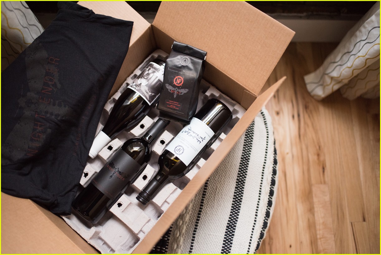 Stephen Amell Launches Aisha Tyler's Special Nocking Point Wine at a