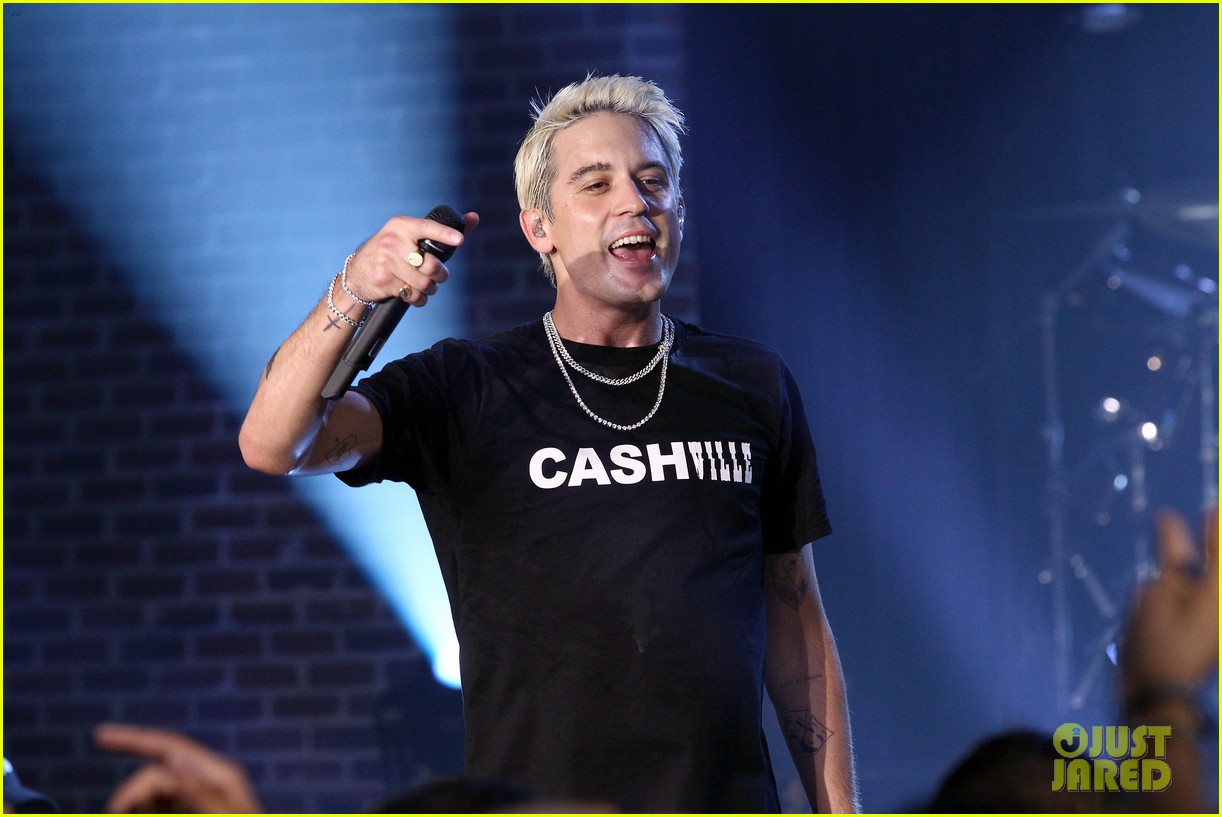 Ashton Kutcher & Lily Aldridge Attend WeWork Creator Awards in