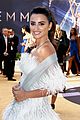 penelope cruz stuns on the red carpet at emmys 04