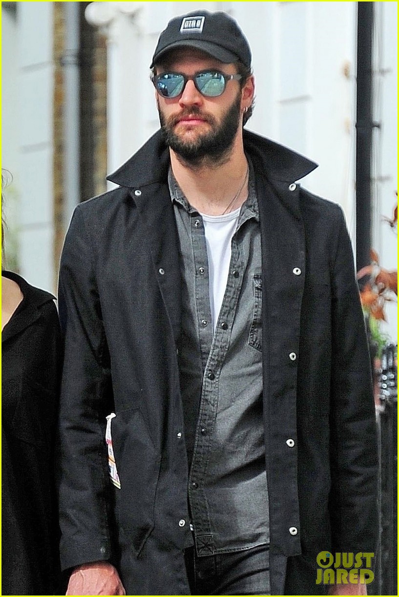 Daisy Ridley & Tom Bateman Couple Up For Afternoon Date in London ...