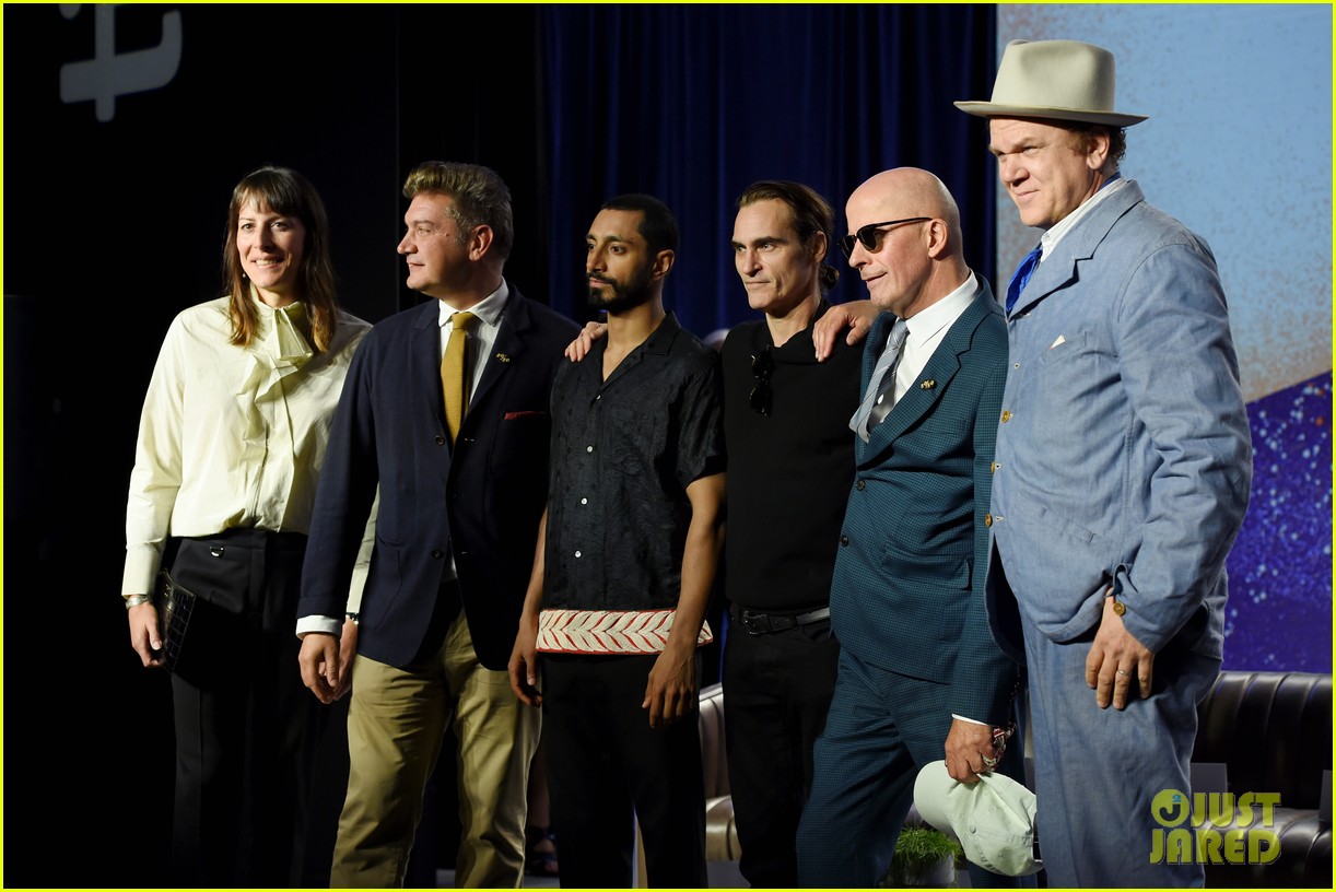 Jake Gyllenhaal & 'Sisters Brothers' CoStars Premiere the Film in Toronto! Photo 4141940