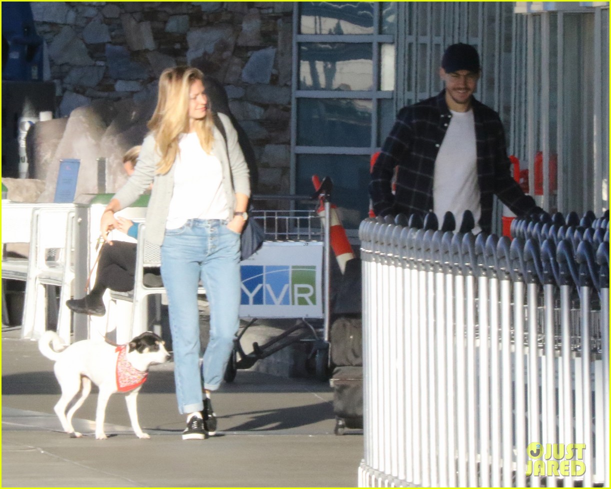 Photo: melissa benoist chris wood jet out of vancouver 10 | Photo