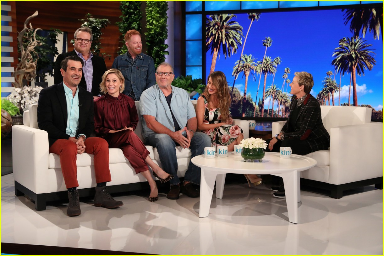 The Cast of 'Modern Family' Gets Scared on 'Ellen' Watch Now! Photo