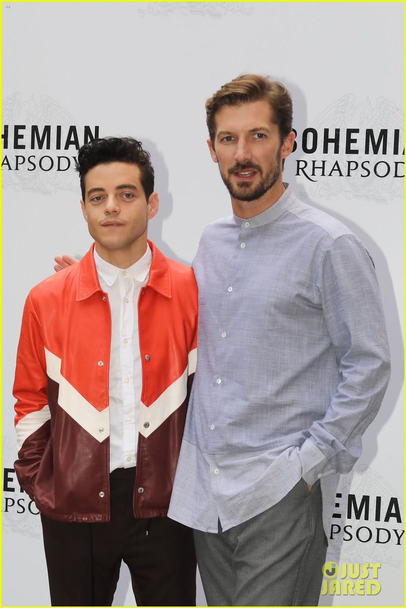 Rami Malek Poses for 'Bohemian Rhapsody' Photocall in Rome!: Photo ...