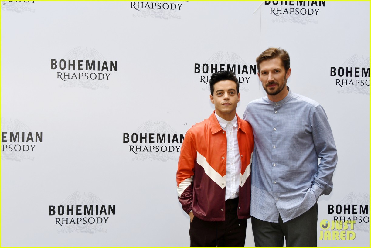 Rami Malek Poses for 'Bohemian Rhapsody' Photocall in Rome!: Photo ...