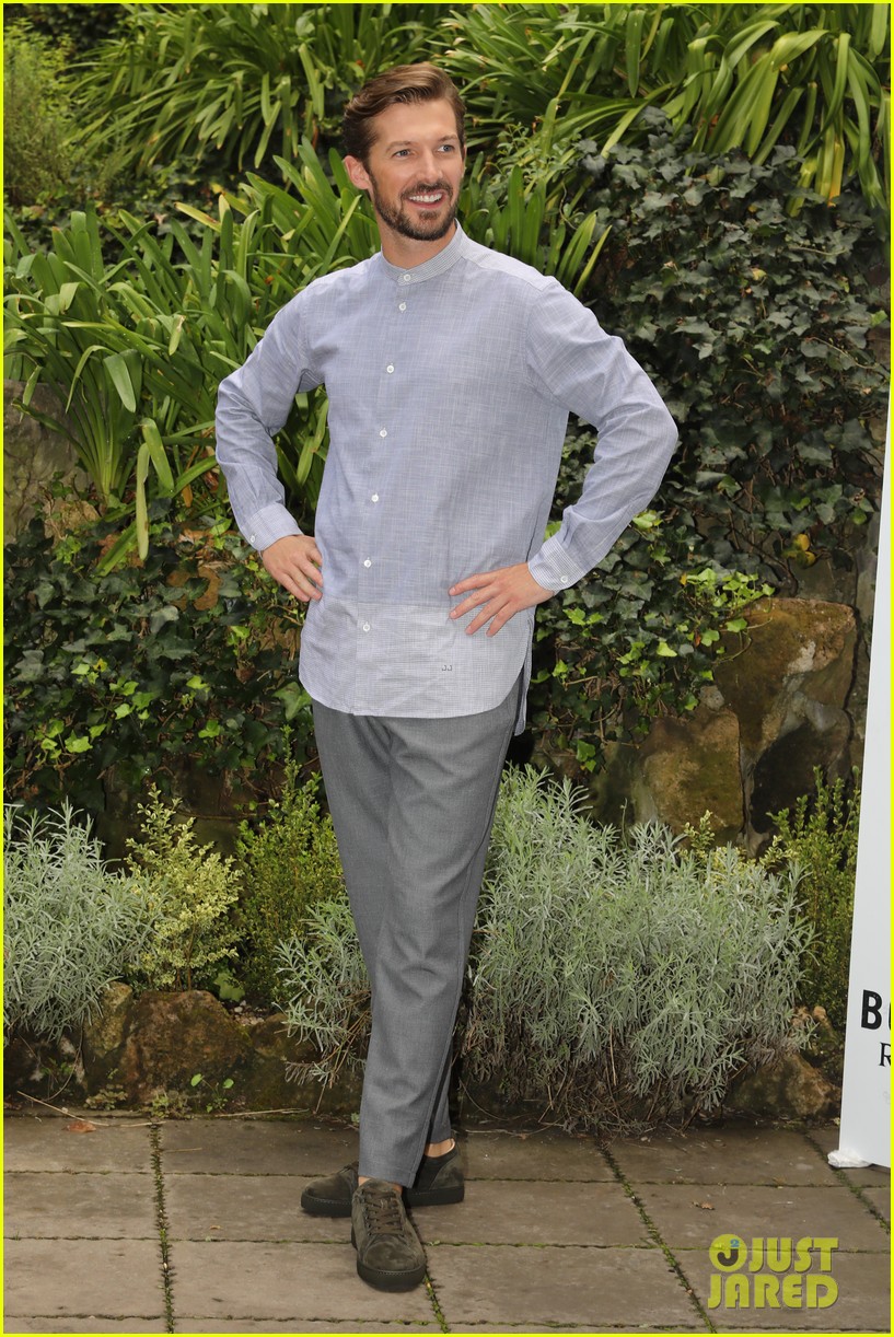 Rami Malek Poses for 'Bohemian Rhapsody' Photocall in Rome!: Photo ...