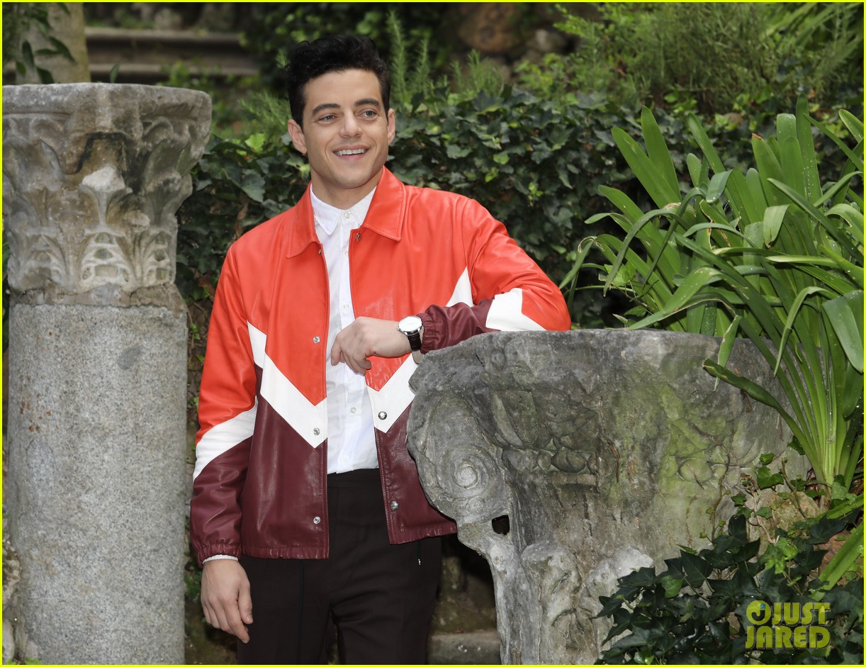 Rami Malek Poses for 'Bohemian Rhapsody' Photocall in Rome!: Photo ...