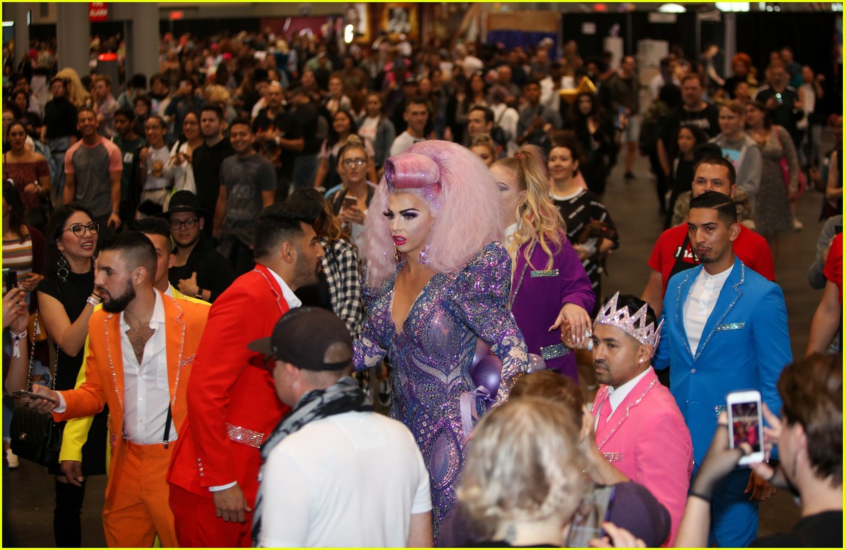 RuPaul, Tina Fey, Nico Tortorella & More Attend RuPaul's Drag Con NYC