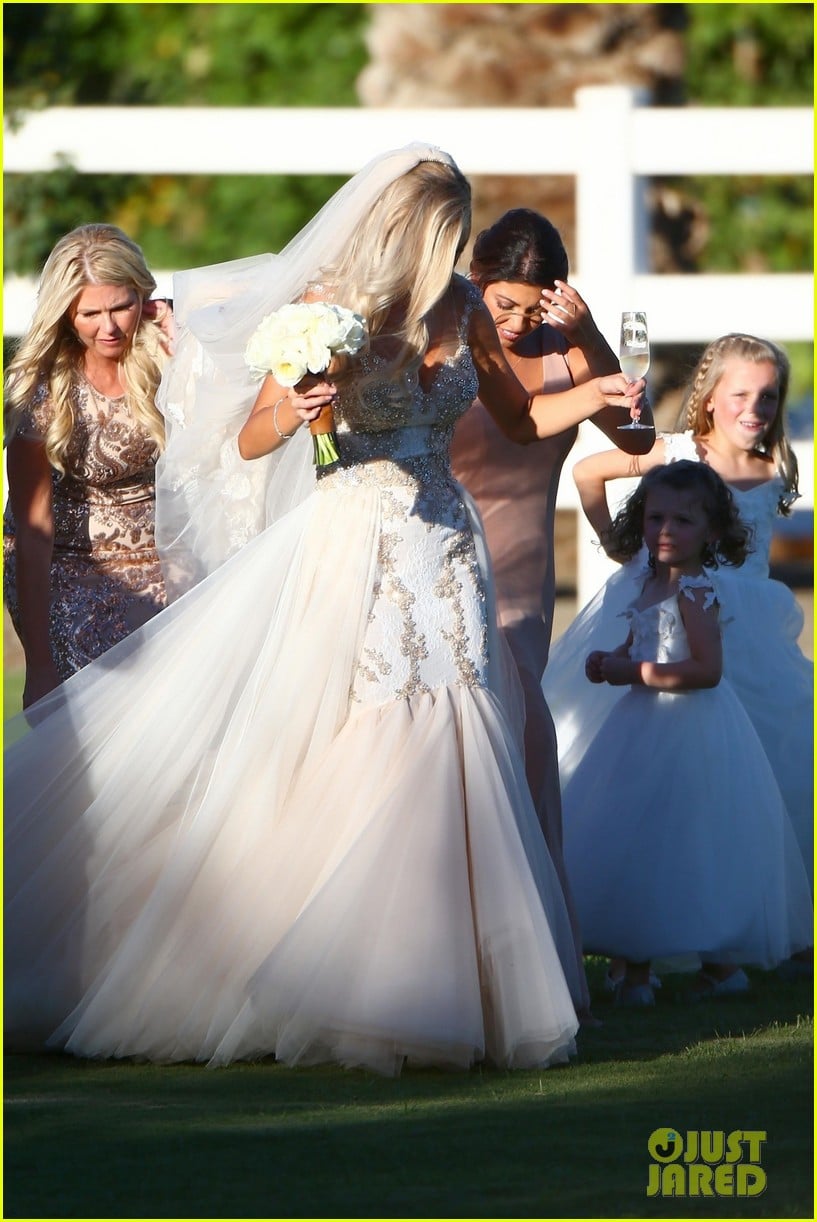 Ryan Lochte Marries Kayla Rae Reid See the Wedding Photos! Photo(01)