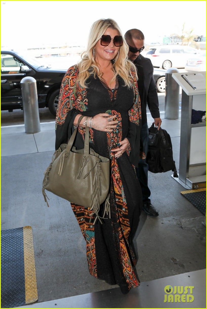 Jessica Simpson Cradles Baby Bump After Announcing Third Pregnancy