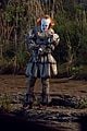 bill skarsgard gets into character as pennywise on it 2 set 09