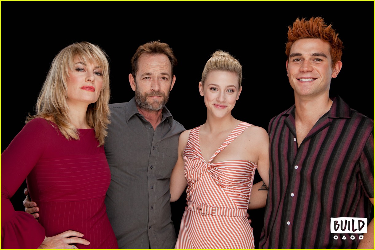 Lili Reinhart Is Glad &lsquo;Riverdale&rsquo; Writers Don&rsquo;t Base Storylines on Fan