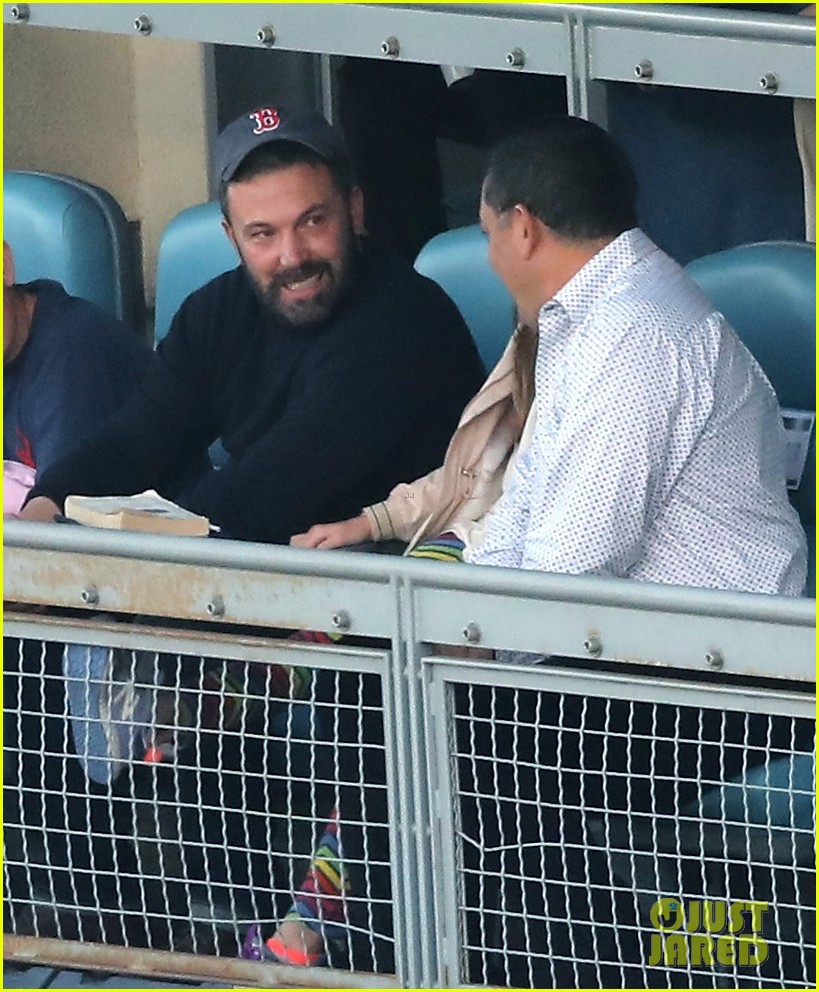 Ben Affleck & Jennifer Garner Attend World Series 2018 With the Kids in