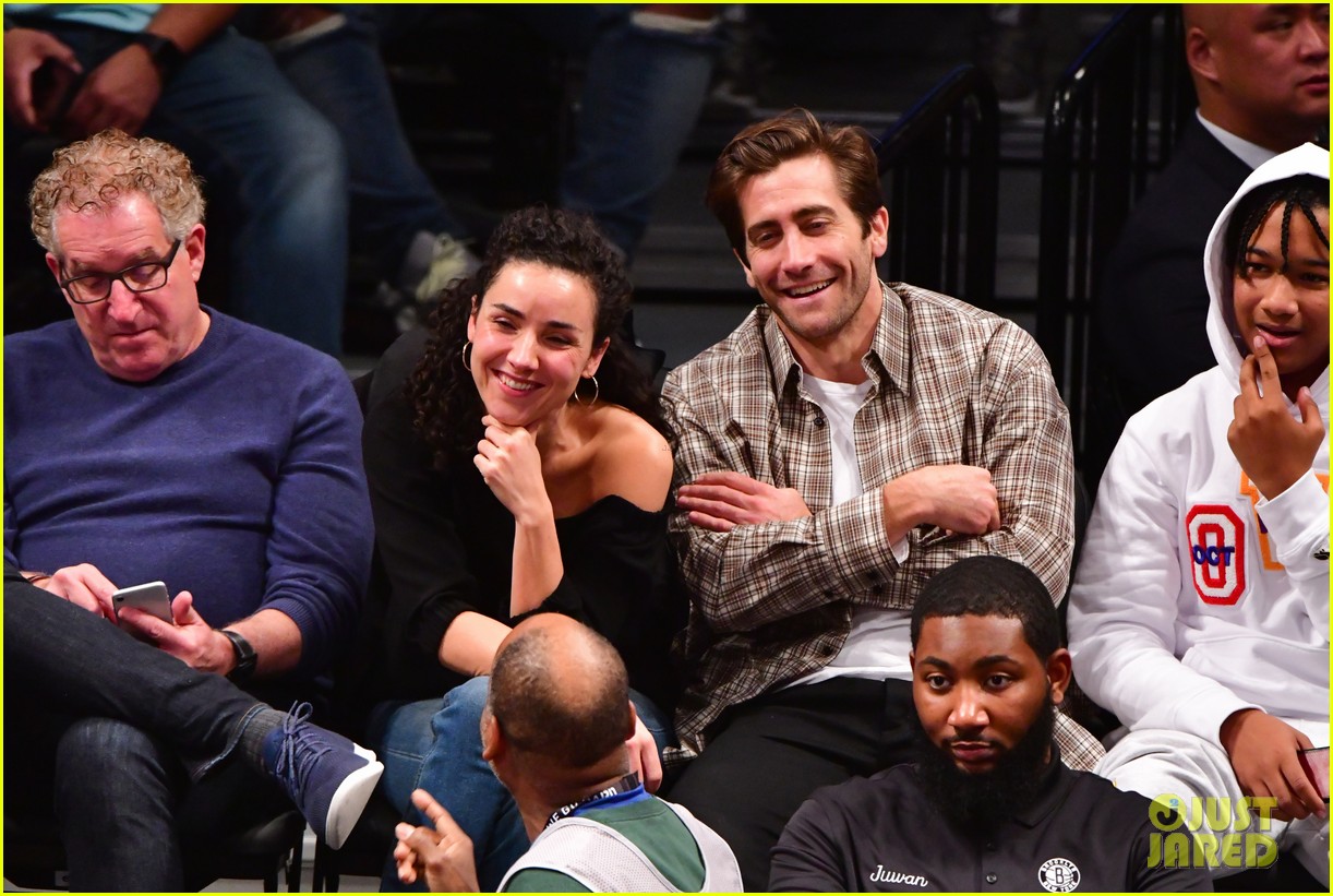 Jake Gyllenhaal Watches the Brooklyn Nets Game with Greta Caruso Photo