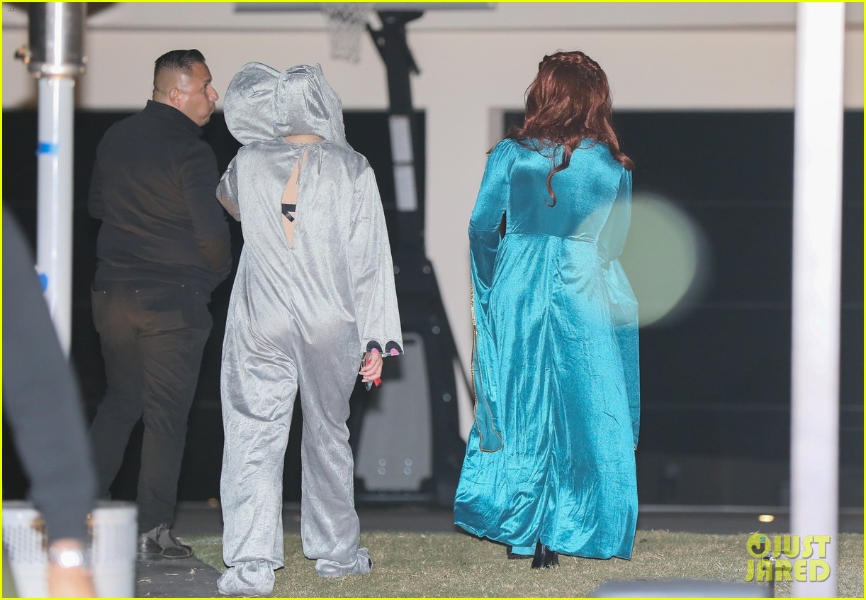 Joe Jonas Goes as Sophie Turner's 'Game of Thrones' Character for