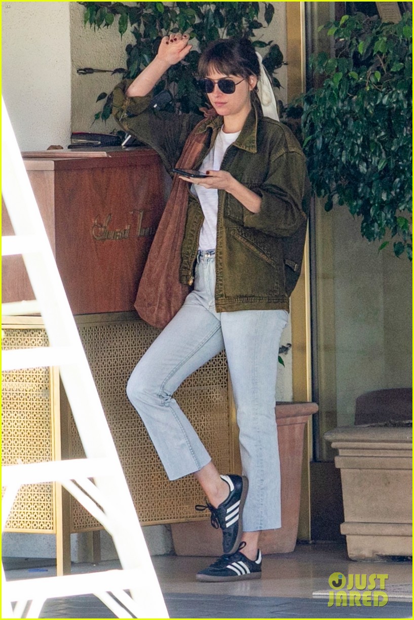 Photo: dakota johnson hangs with brother jesse 03 | Photo 4162408