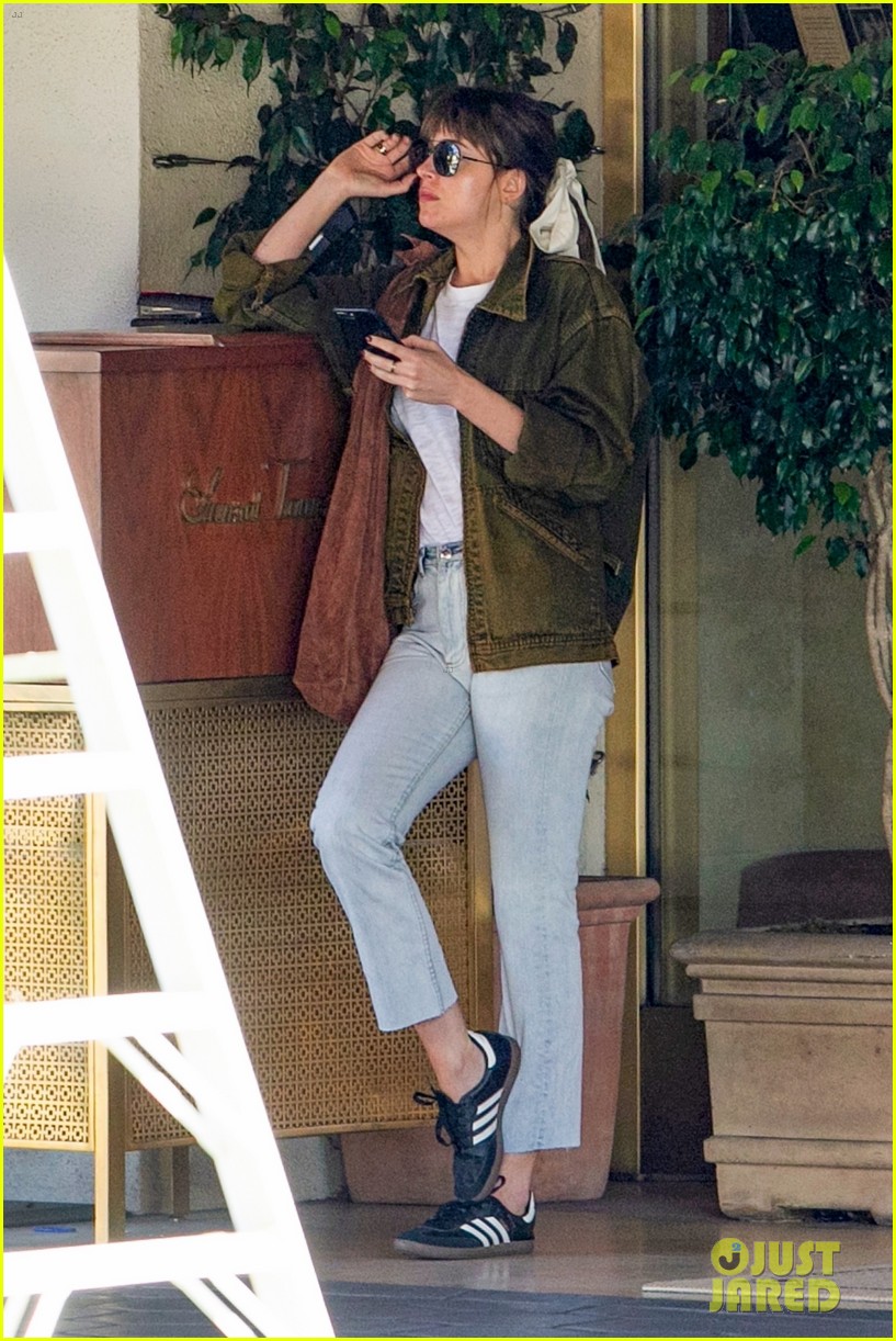 Photo: dakota johnson hangs with brother jesse 63 | Photo 4162468