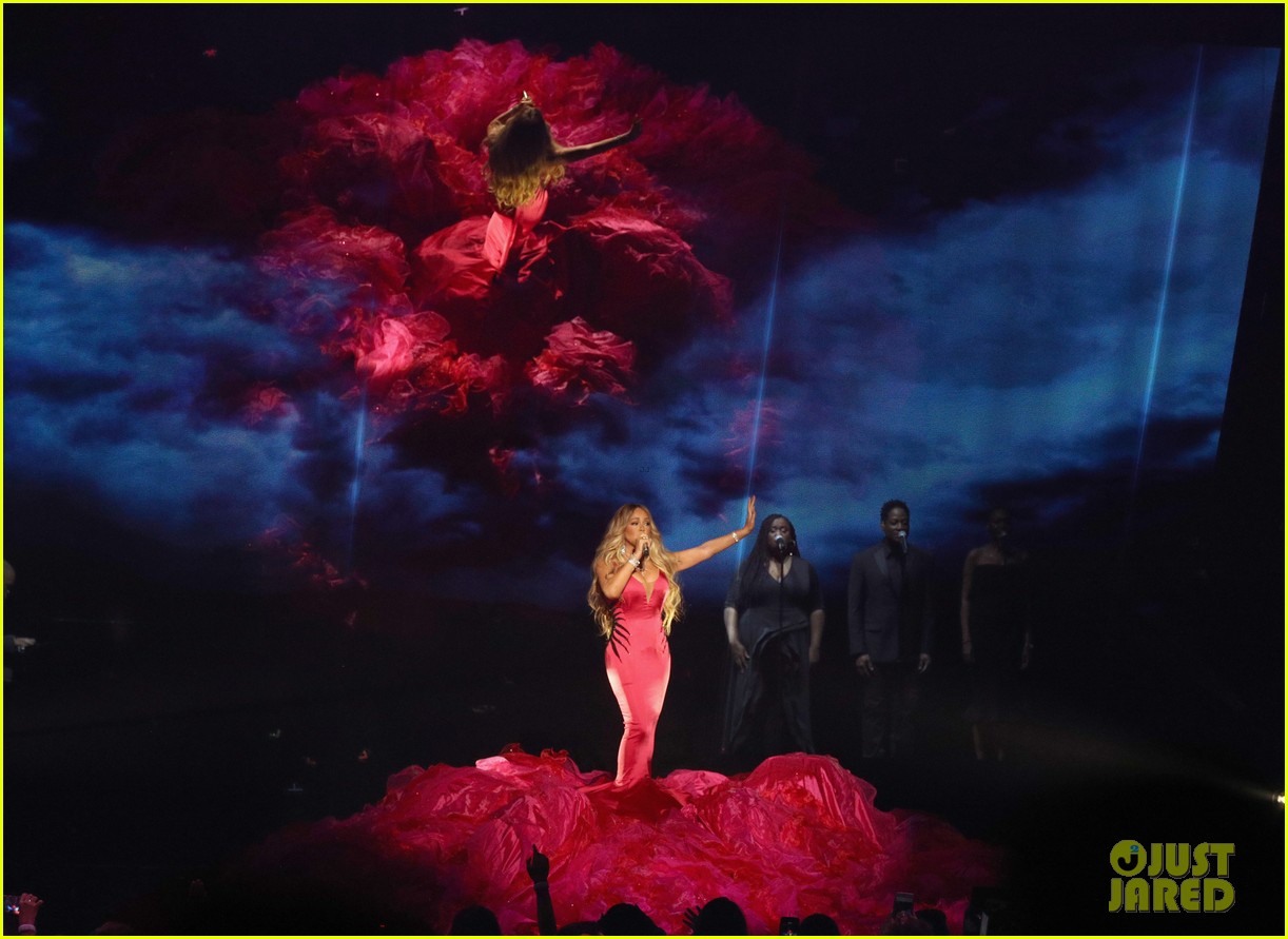 Mariah Carey Wears Dramatic Dress for AMAs 2018 Performance of 'With