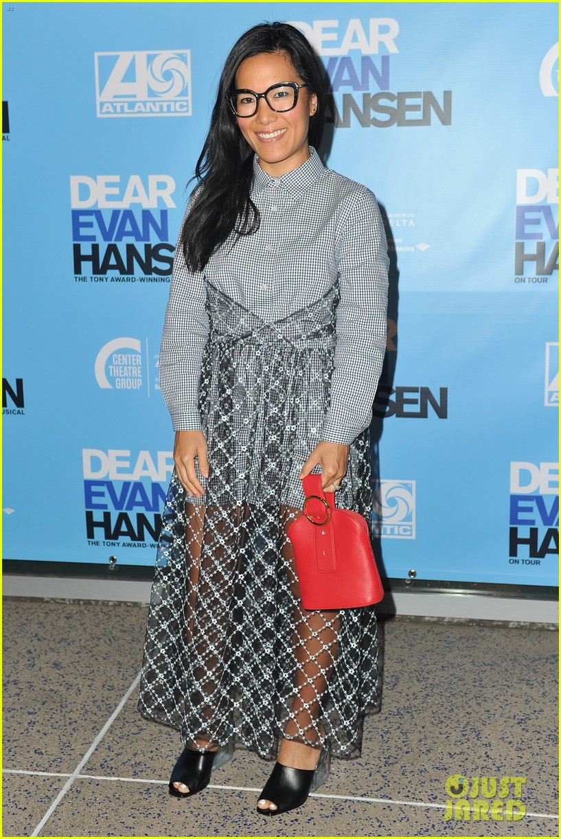 Chrissy Metz Maya Rudolph Check Out Dear Evan Hansen On Tour Photo 
