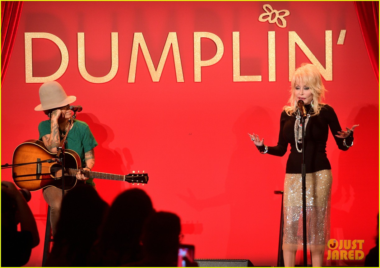 Dolly Parton Launches Her Oscar Campaign for 'Dumplin' Song Photo