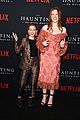 sarah paulson supports the haunting of hill house cast at season 1 premiere 04