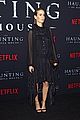 sarah paulson supports the haunting of hill house cast at season 1 premiere 05