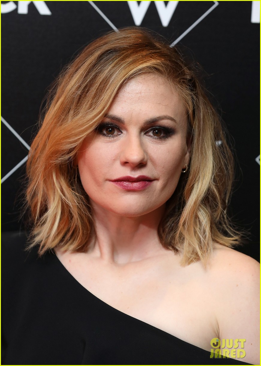 Anna Paquin Steps Out for 'Flack' Premiere in London: Photo 4182245