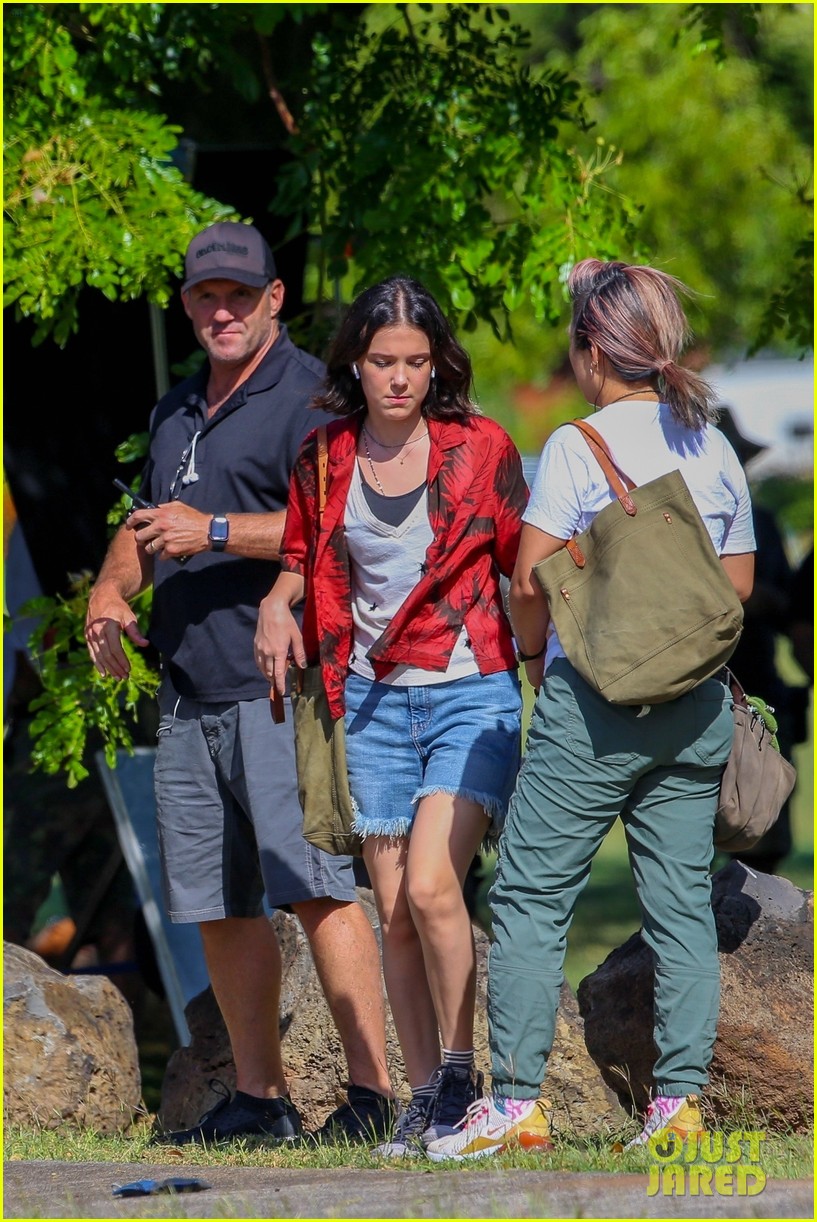 Photo: millie bobby brown godzilla vs kong set 16 | Photo 4189818