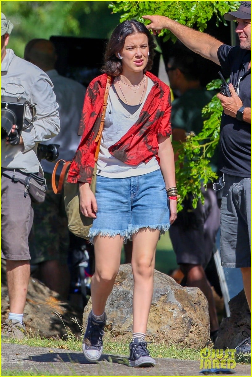 Photo: millie bobby brown godzilla vs kong set 18 | Photo 4189820