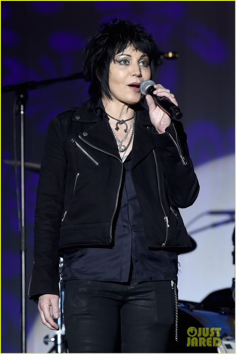 Photo: michael j fox performs with joan jett at his parkinsons benefit
