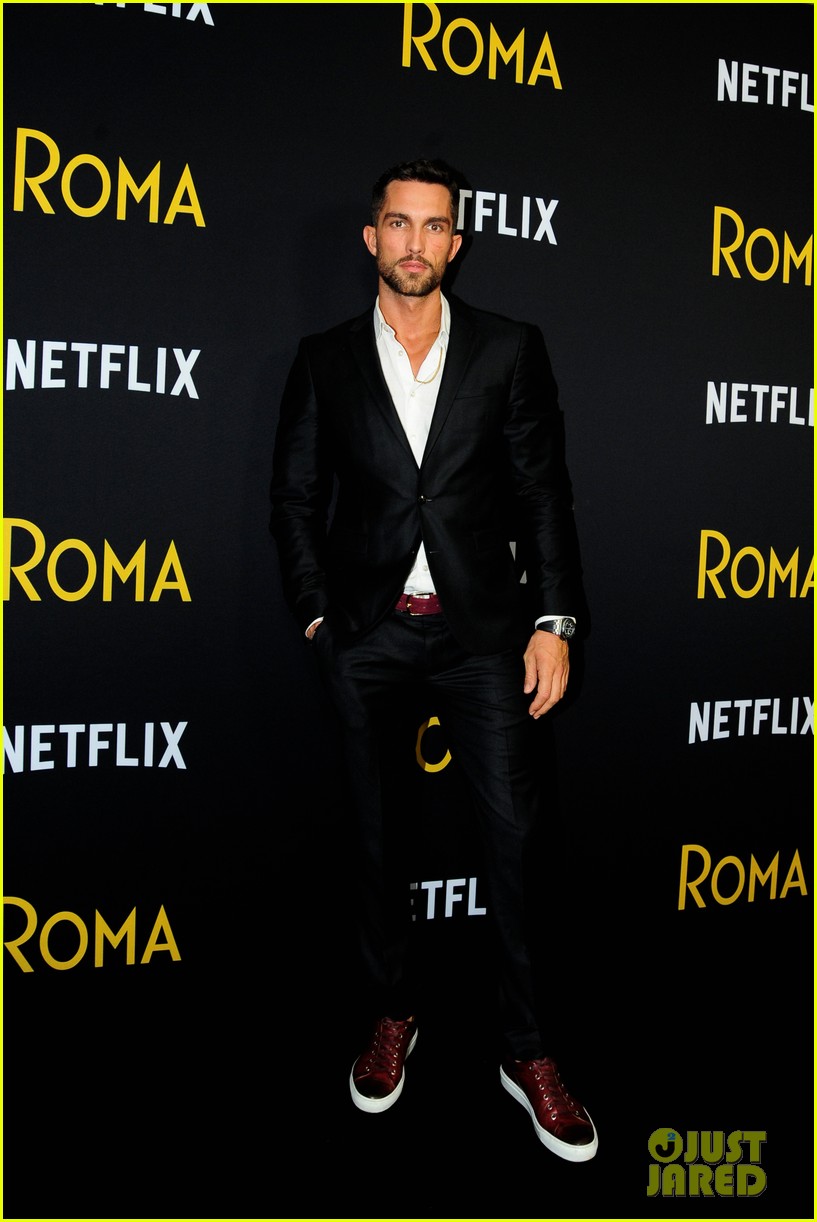 Carla Gugino, Miles McMillan, Christopher Meloni & More Support 'Roma