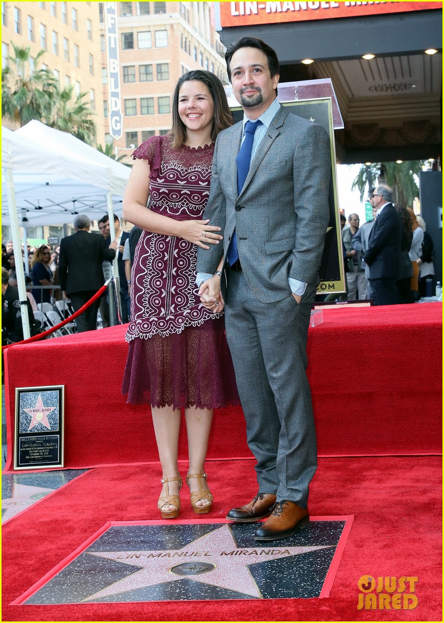 Photo lin manuel miranda walk of fame star ceremony 16 Photo 4190674