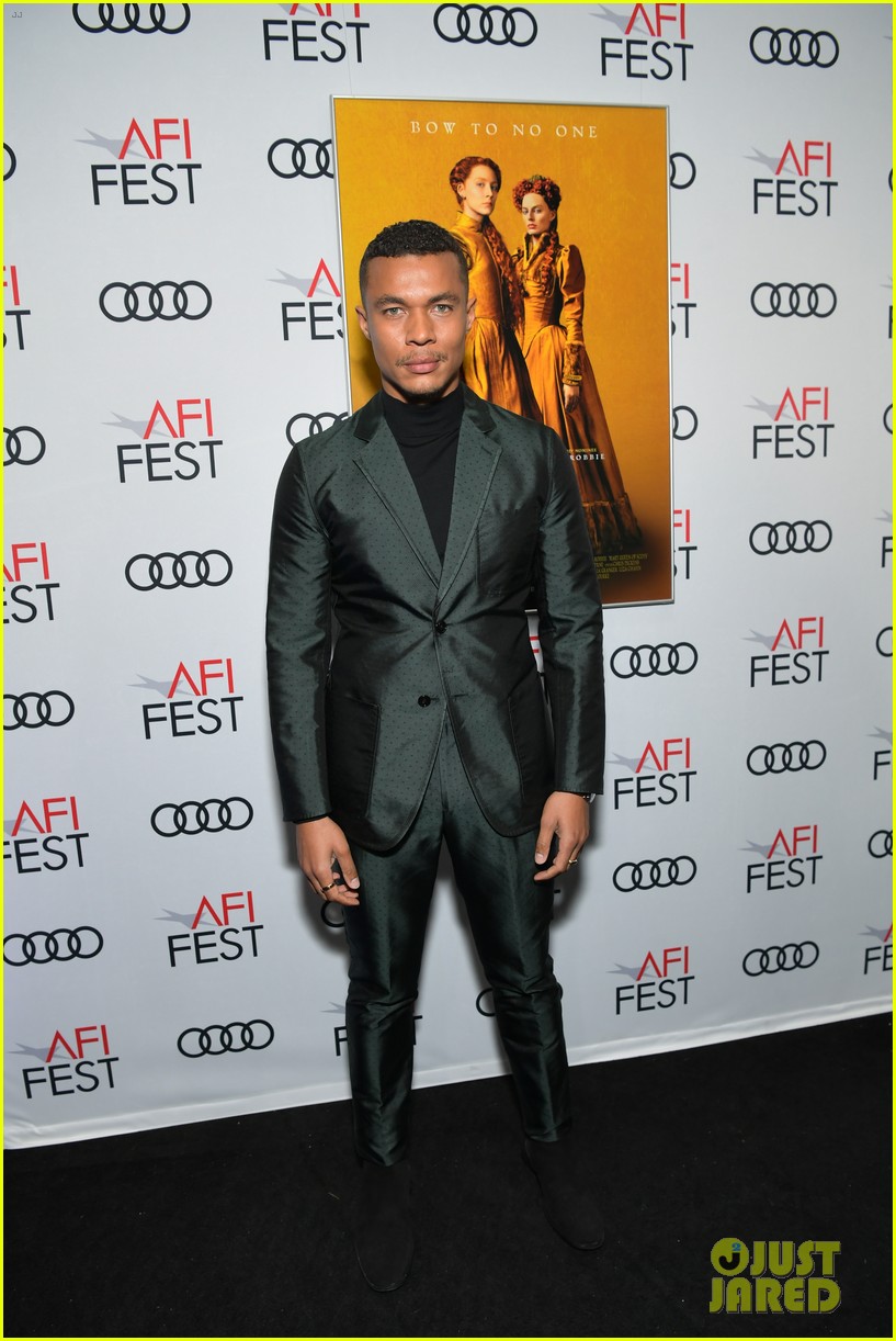 Margot Robbie Joe Alwyn Close The AFI Fest With Mary Queen Of Scots 