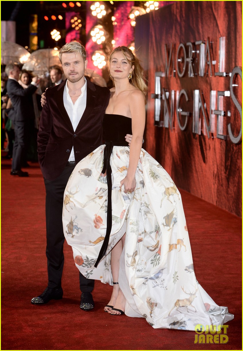 Photo: robert sheehan hera hilmar world premiere mortal engines in
