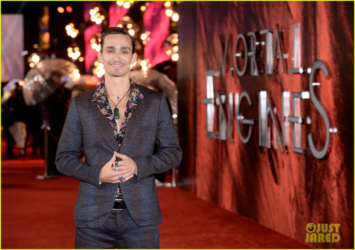 Photo: robert sheehan hera hilmar world premiere mortal engines in