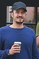 orlando bloom grabs coffee with a pal in brentwood 02
