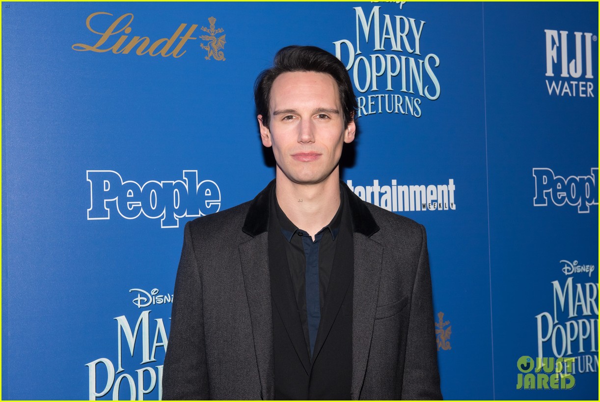 Emily Blunt & Lin-Manuel Miranda Are All Smiles at 'Mary Poppins