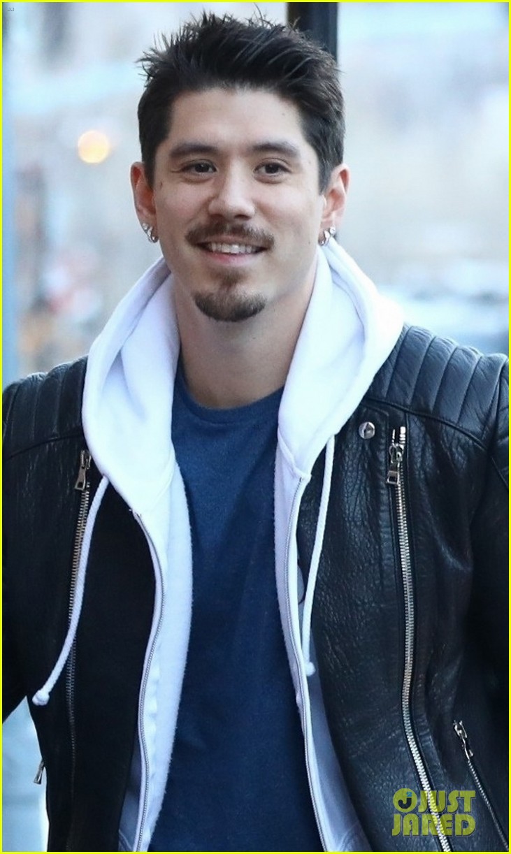 Photo: mariah carey tosses snowballs at photographers in aspen 06