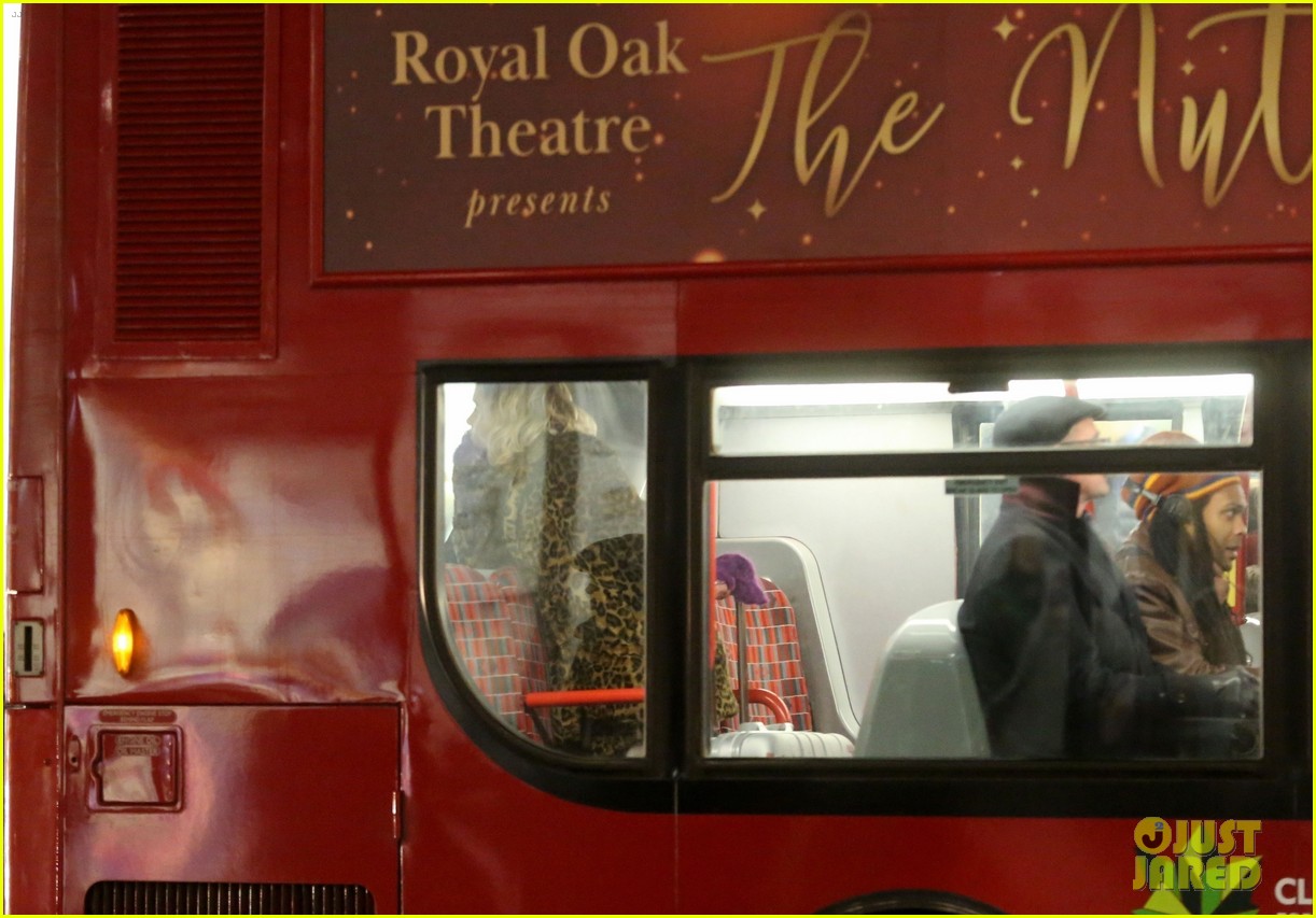 Photo: emilia clarke henry golding last christmas set 02 | Photo