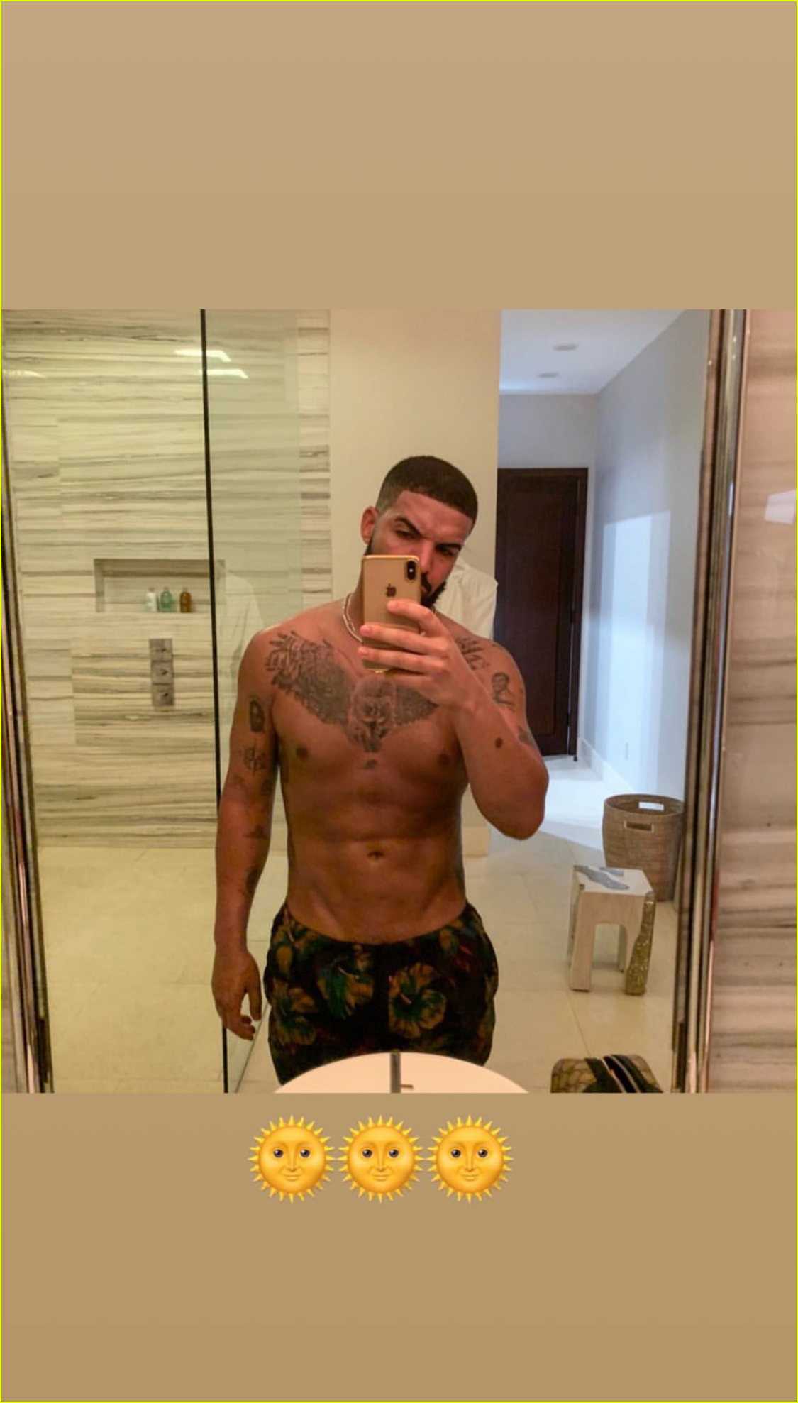 drake looks so hot in new shirtless photo4196207