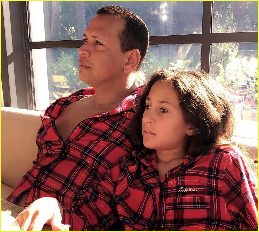 Jennifer Lopez & Alex Rodriguez Share Sweet Photos of Their Christmas