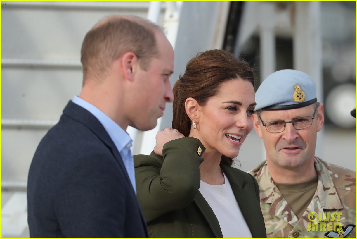 Kate Middleton & Prince William Visit Military Members in Cyprus Photo(00)
