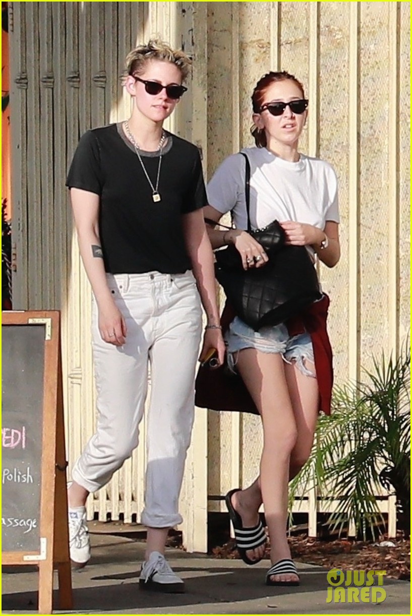 Photo: kristen stewart sara dinkin hit the spa after morning hike 02