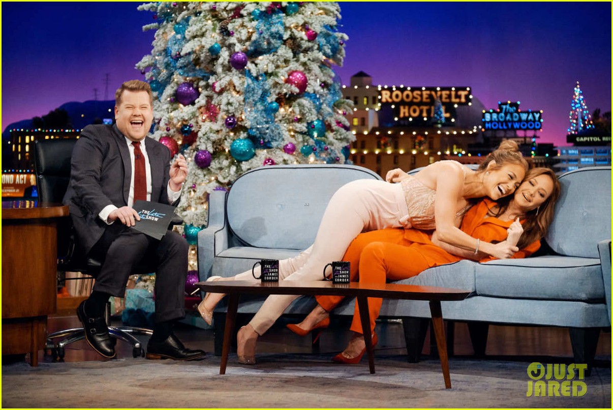 Jennifer Lopez Hilariously Imitates Best Friend Leah Remini on 'Late