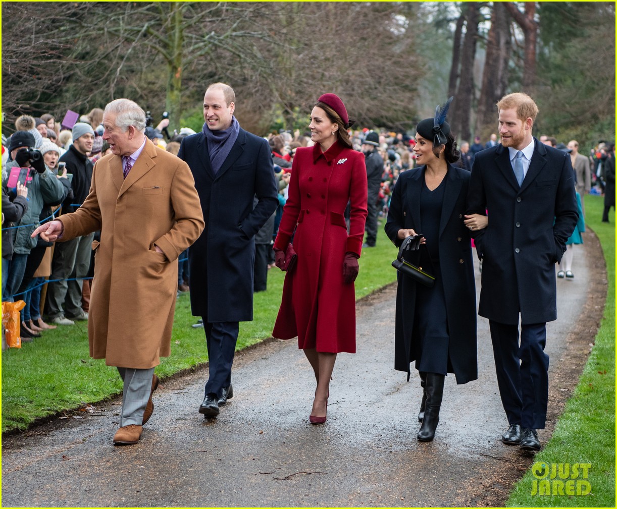 Meghan Markle & Prince Harry Walk to Christmas Service with William(01)