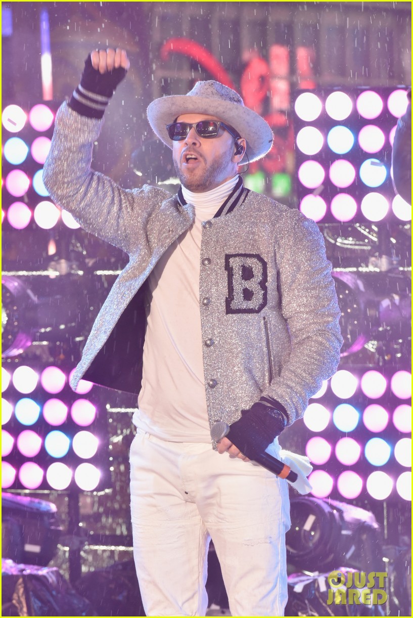 Photo new kids on the block new years eve 34 Photo 4204081 Just